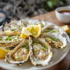 蒸し牡蠣に合う献立15選！栄養バランスを整える副菜・汁物の組み合わせ方